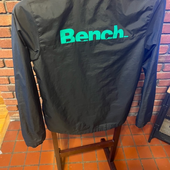 Bench wind and water proof jacket size S - Picture 4 of 10